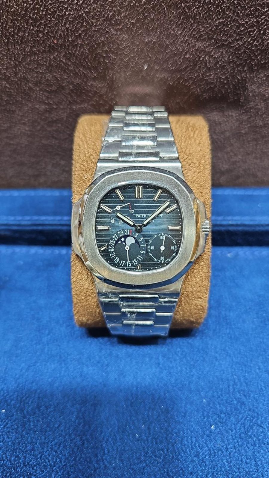 PATEK PHILLIPE 7