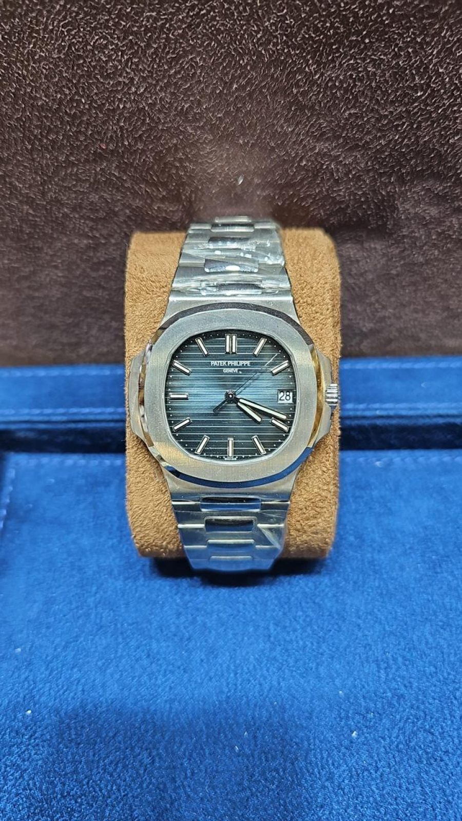 PATEK PHILLIPE 8